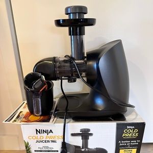 Ninja® Cold Press Juicer Pro - Used once, like NEW